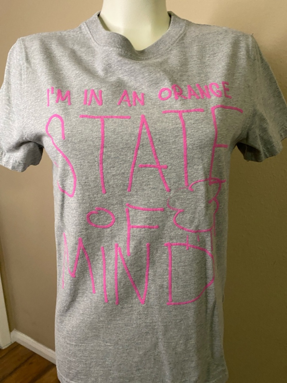 Hugo Boss BOSS ORANGE Gray Crewneck Pink graphic tee S